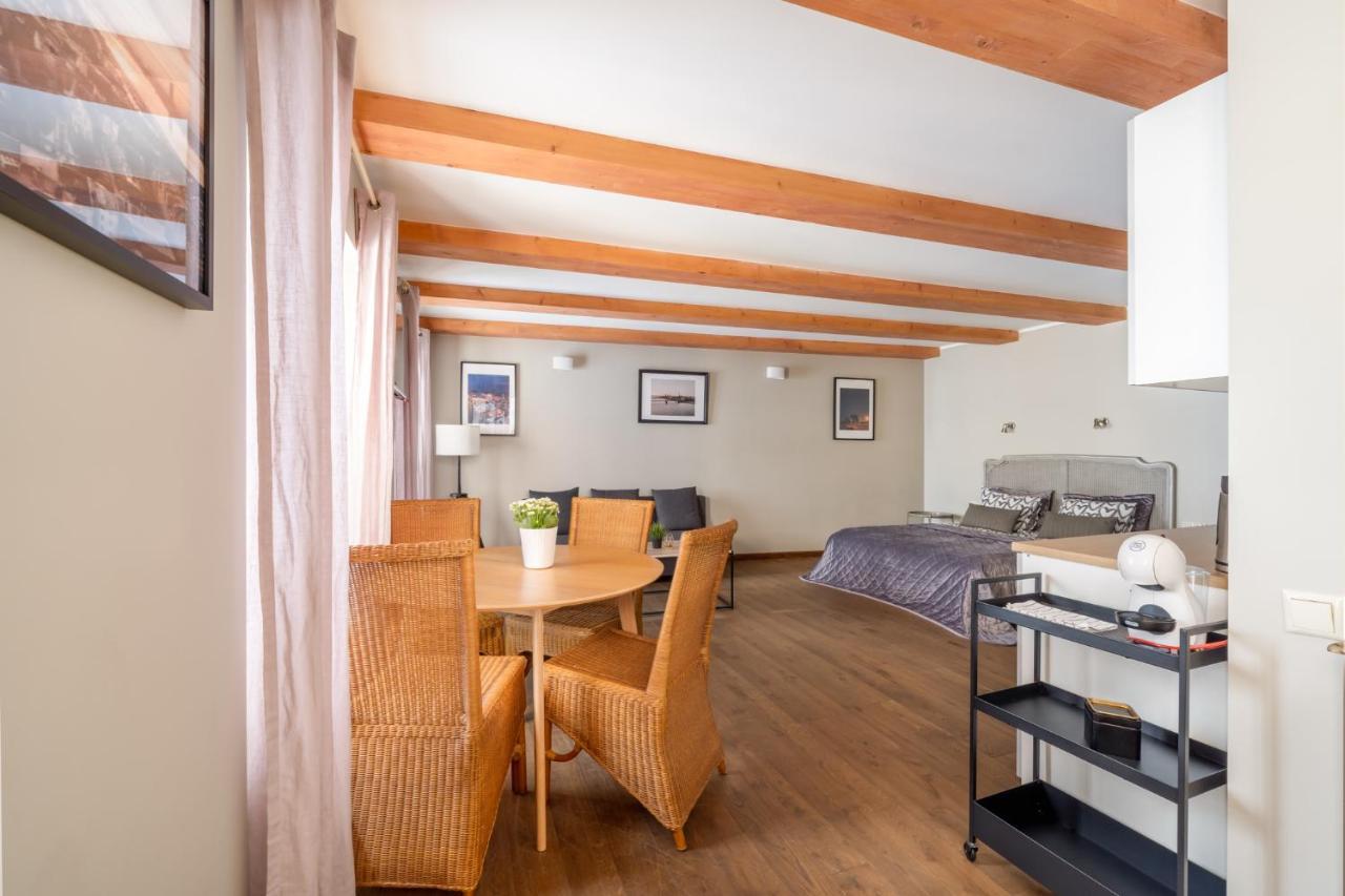 Enjoy Old Town Vibes In 1716 Laipu Residence With 4 Stylish Apartments And 1 Penthouse 里加 外观 照片